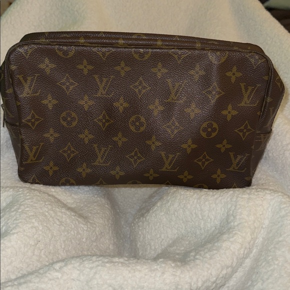 Louis Vuitton Trousse 28 Pouch - Picture 2 of 16